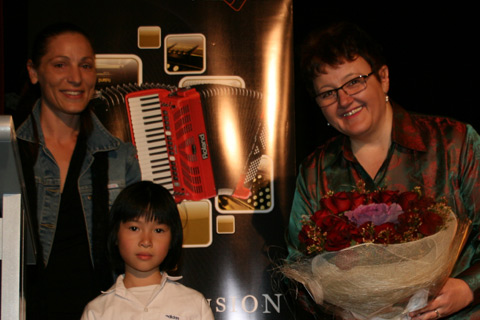 A presentation to AATA President Tania Lukic-Marx was made by the youngest player in the competitions, Kiara Thai.