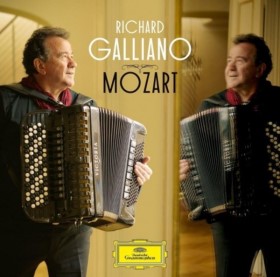 Richard Galliano plays Mozart CD cover