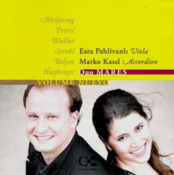 Duo MARES Esra Pehlivanli (Viola) and Marko Kassl (Accordion).